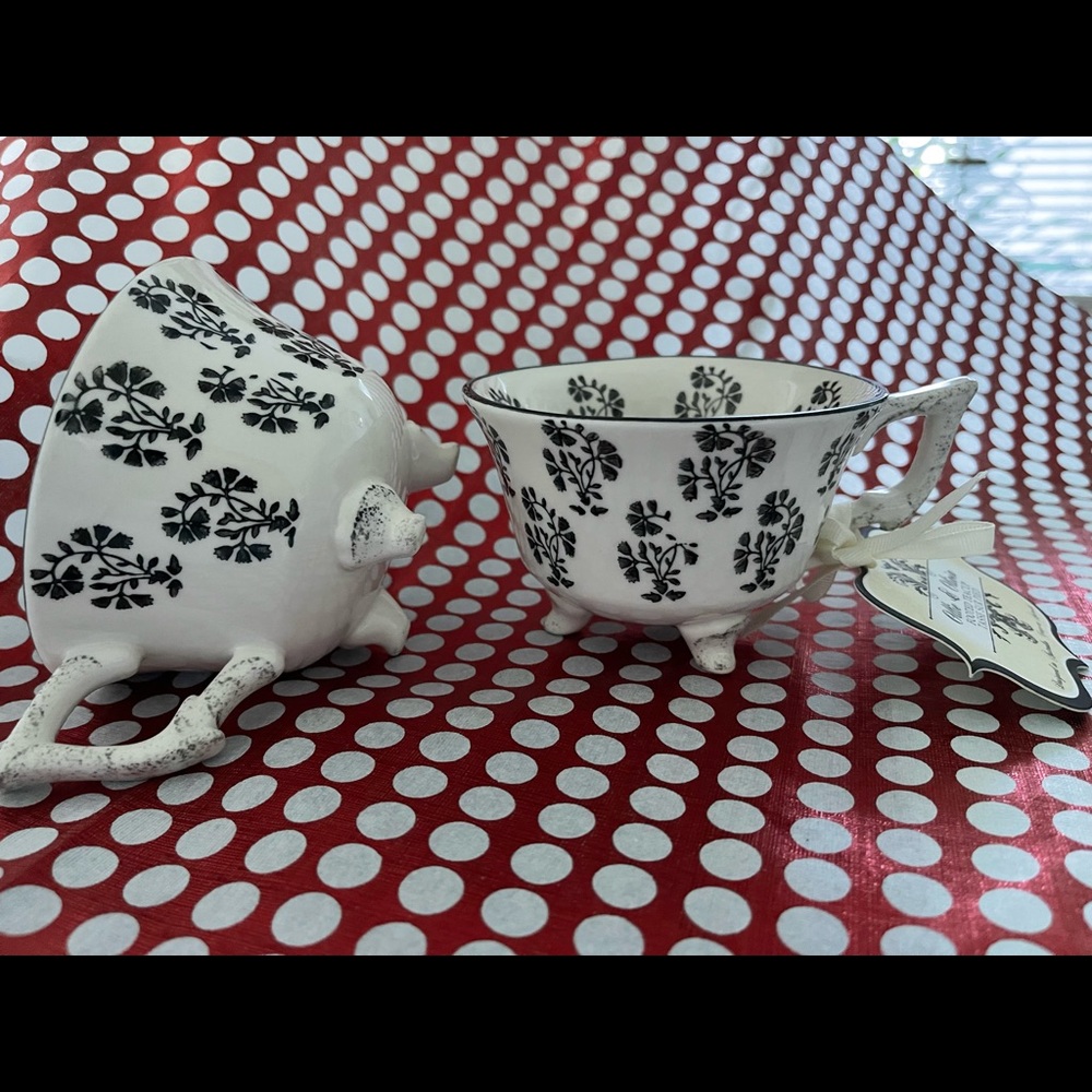 Ollie & Olivia Pair of Tea Cups Mugs - Picture 4 of 6